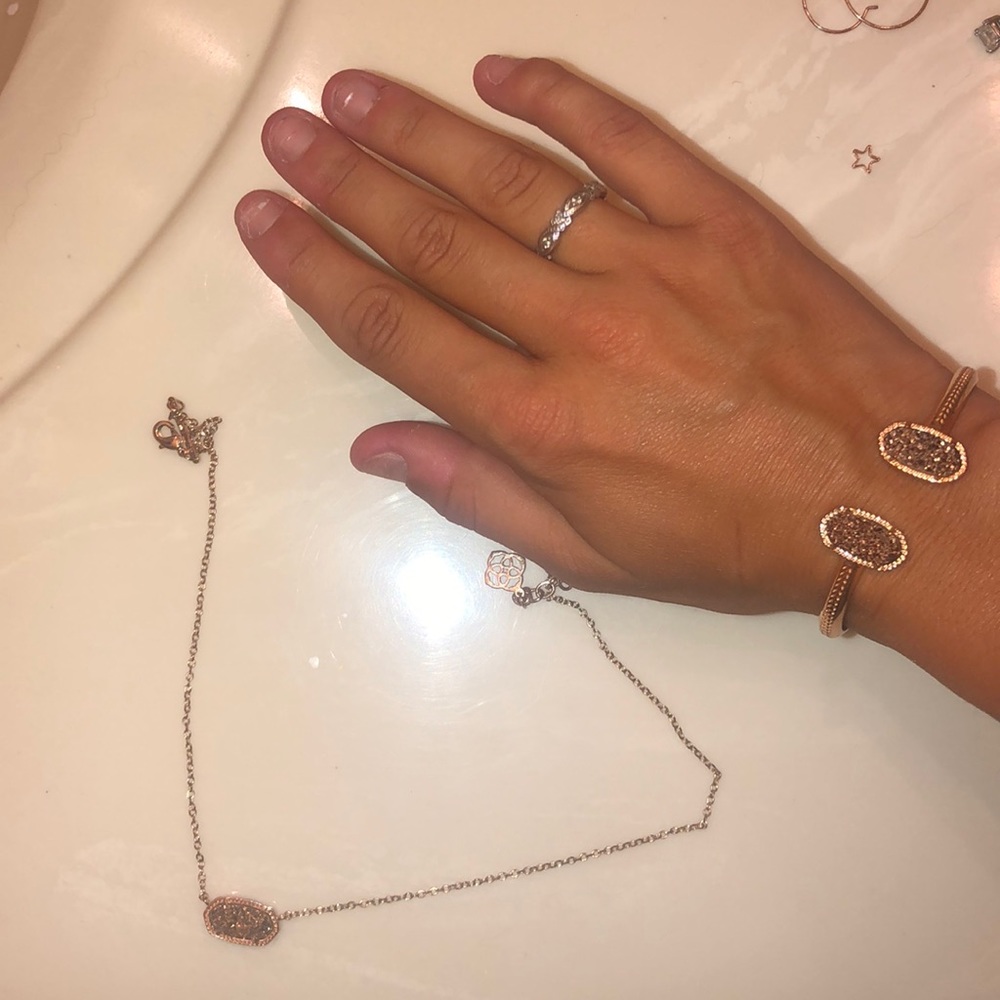 Gold Kendra Scott Pendant & Gold Matching Bracelet
